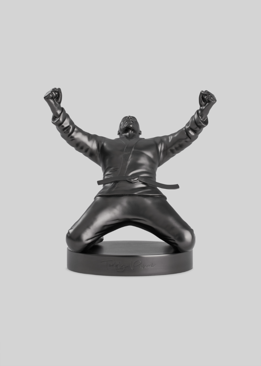 09 | LOT 9 | Statuette Teddy Riner | Noire - à genoux - #2