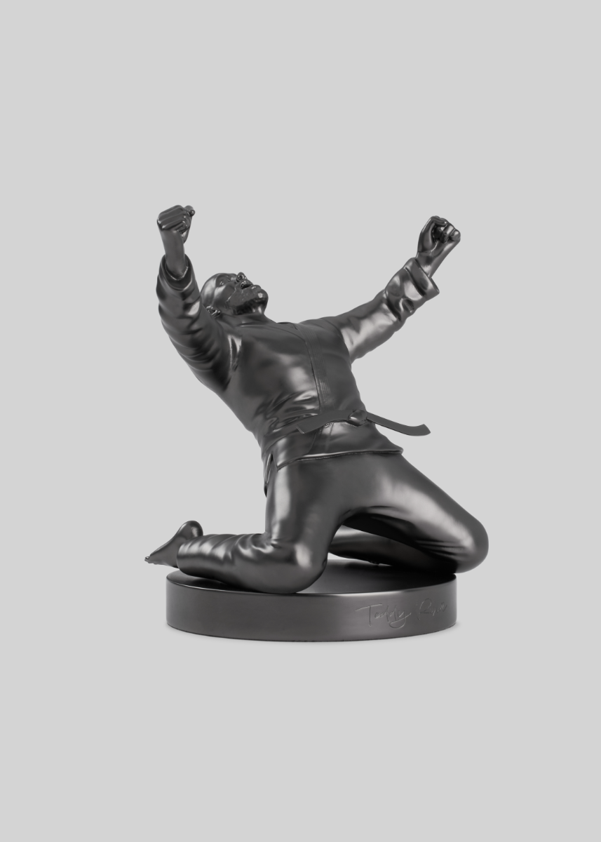 09 | LOT 9 | Statuette Teddy Riner | Noire - à genoux - #2