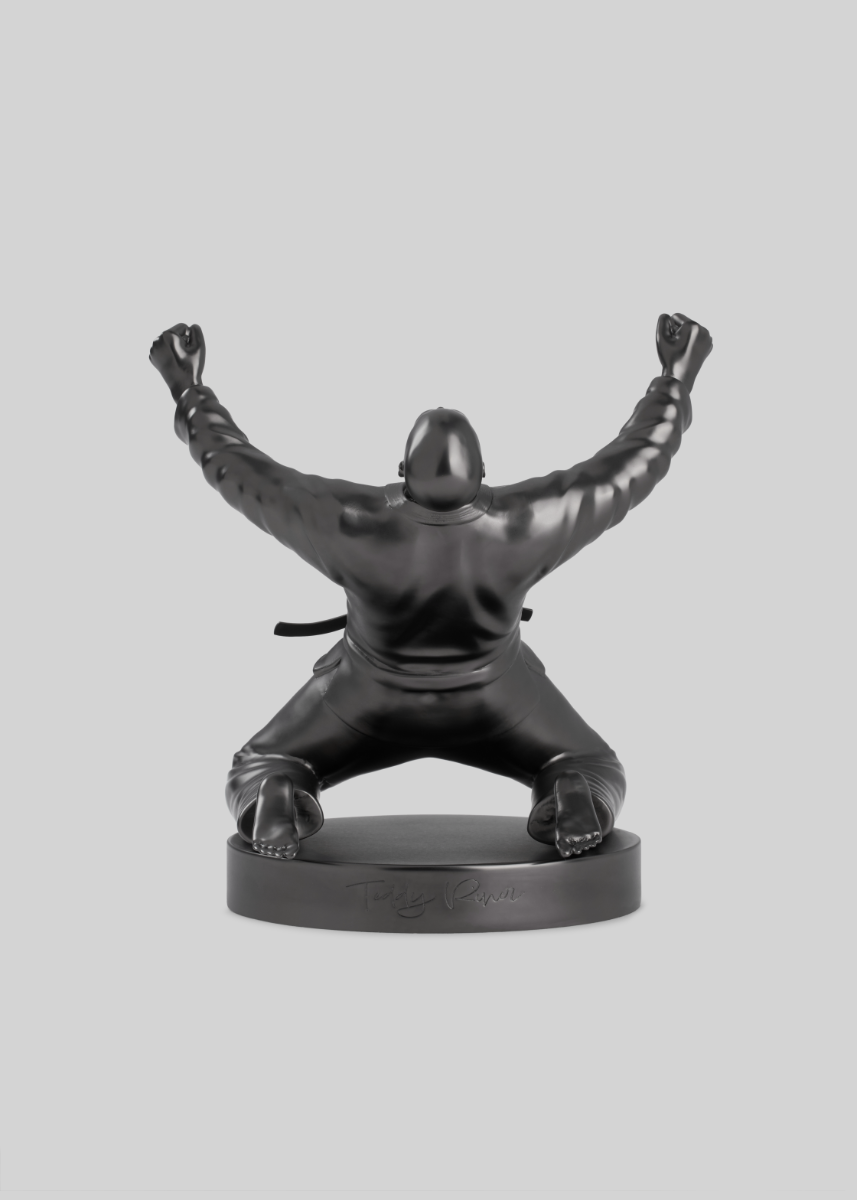 05 | LOT 5 | Statuette Teddy Riner | Noire - à genoux - #1