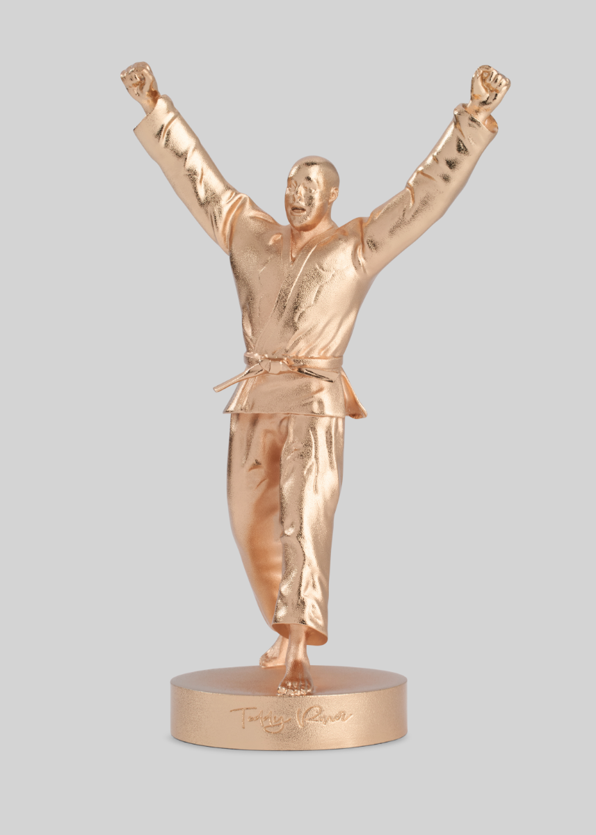 11 | LOT 11 | Statuette Teddy Riner | Dorée - Debout - #3